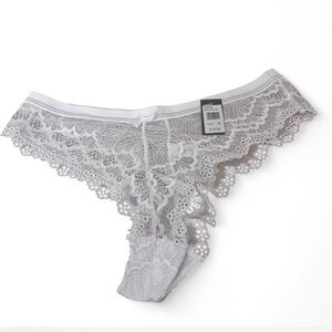Frederick's of Hollywood Caroline White Lace Thong Panty 1X NWT